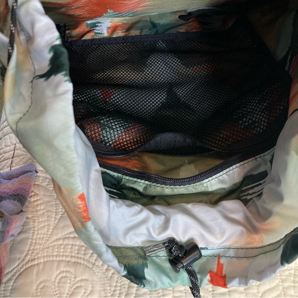 Dakine Trek 26L Backpack Gray/Black Laptop Sleeve - Picture 6 of 16